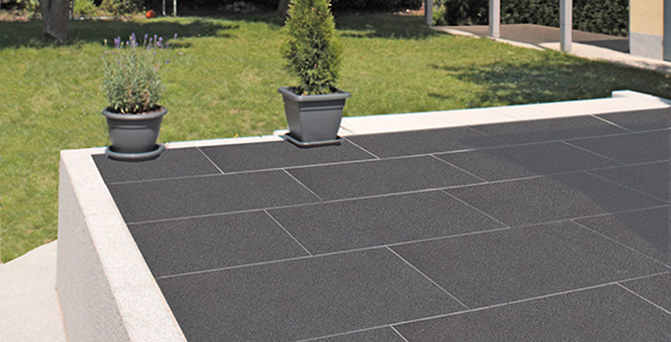 Exklusiv Terrassenplatte 750x500x50 mm, gefast, sandgestrahlt, Vorsatz