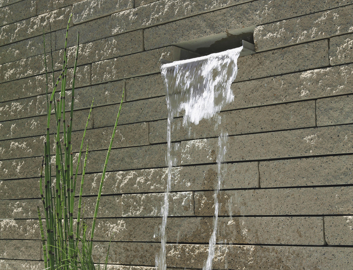 Braun Steine Cult Wasserfall